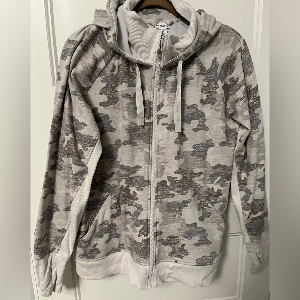 Athleta Triumph camo zip up hoodie